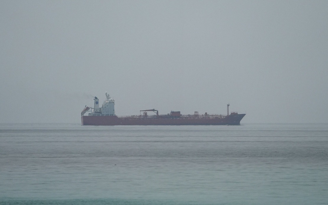 Oman Pledges Free Transit Through Strait of Hormuz Under US-Iran Deal