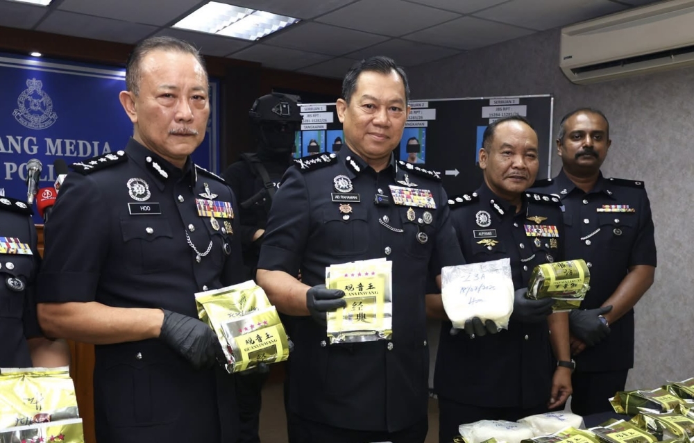 Drug syndicate busted in Johor Bahru: teenager among eight detained