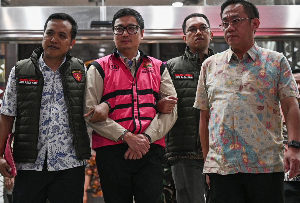 Indonesia expands graft inquiry into free meals scheme as arrests mount