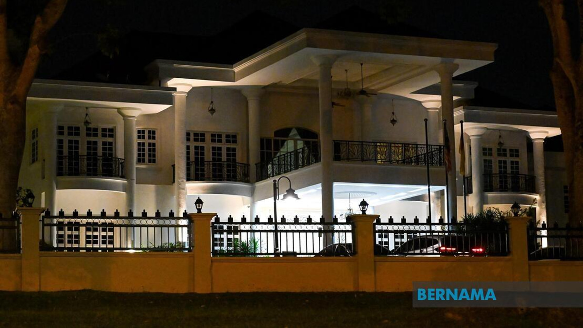 Zahid Leads Coalition Delegation to Istana Hinggap After Negeri Sembilan Election Victory