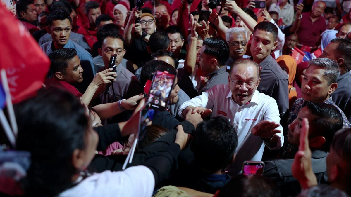 Anwar Reveals Pakatan Harapan's Full 56-Candidate Lineup for July Johor Election