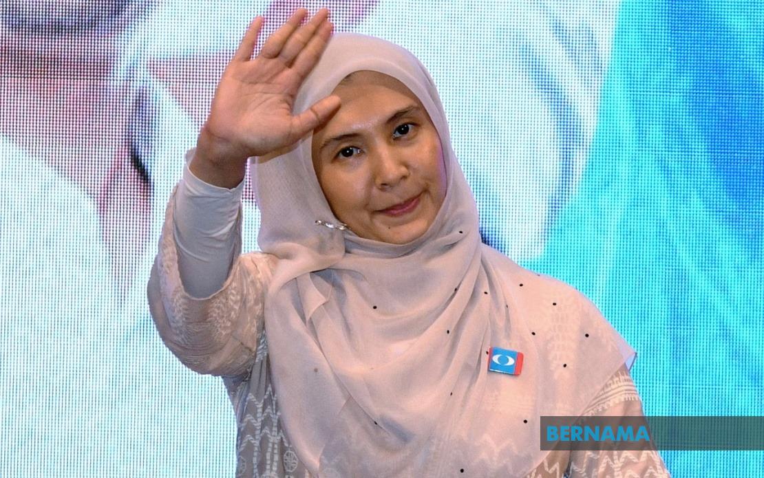 Nurul Izzah Steps Back from PKR Deputy Role to Pursue Studies