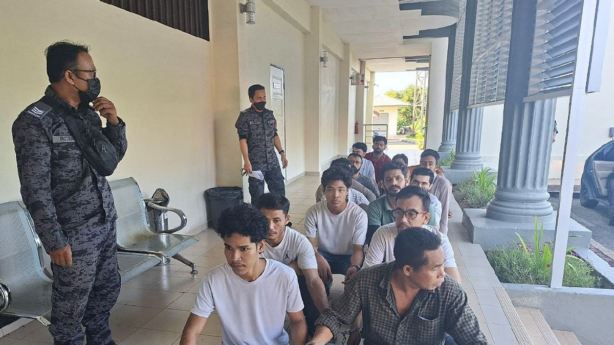 Fourteen Foreign Nationals Face Court Charges Over Illegal Entry and Overstaying in Malaysia
