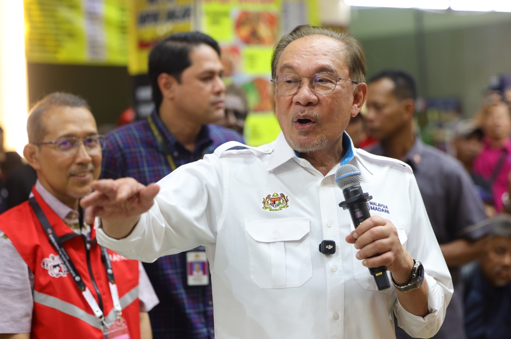 Anwar Intensifies Negeri Sembilan Offensive as Campaign Enters Final Phase