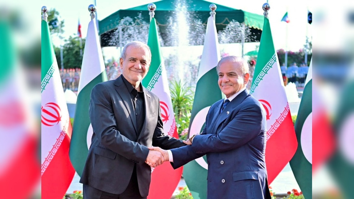 Pakistan Backs Iran's Ballistic Missile Rights as Pezeshkian Visits Islamabad