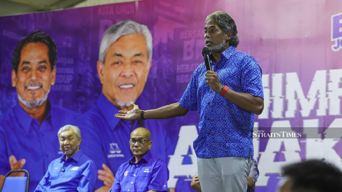 Khairy Attacks PH's Johor Manifesto as 'Copy-and-Paste', Urges Voters to Back BN Original