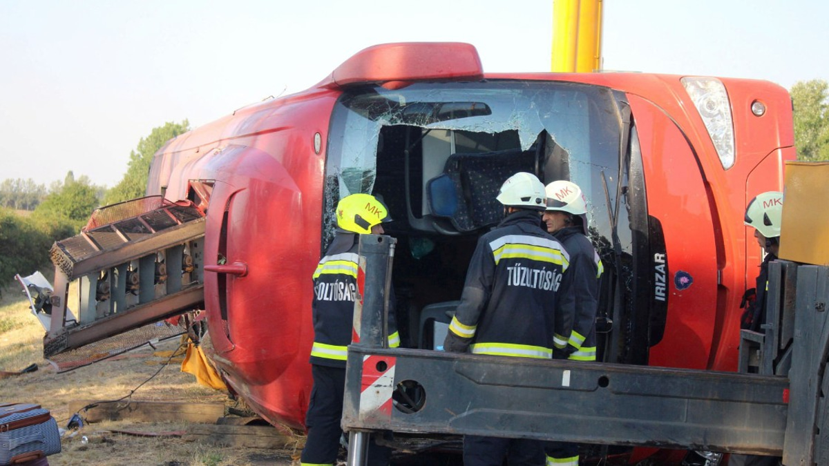 Polish Coach Overturns on Hungarian Highway; 12 Killed, 10 Critically Injured