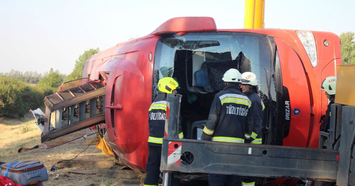 Polish Coach Overturns on Hungarian Highway; 12 Killed, 10 Critically Injured