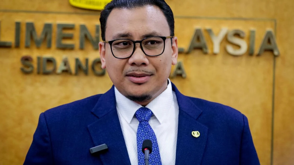 PAS Youth Leader Moves to Sue Over Alleged Facebook Insult to Father