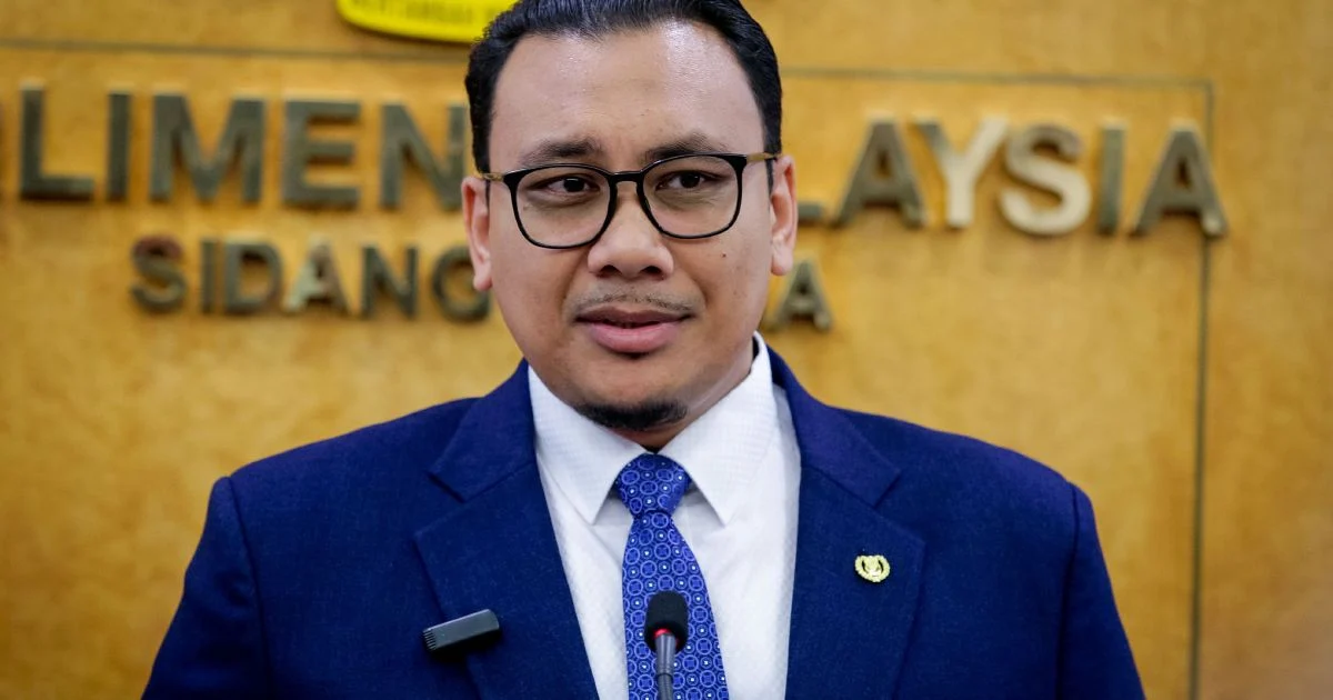 PAS Youth Leader Moves to Sue Over Alleged Facebook Insult to Father