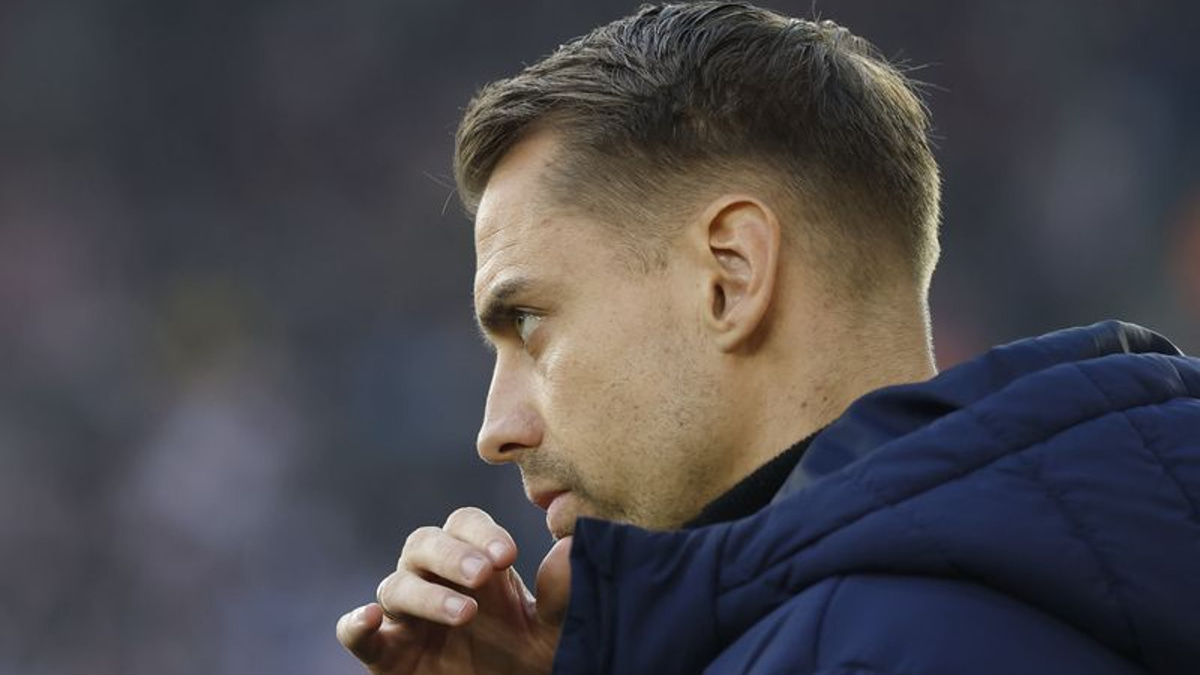 Southampton manager Tonda Eckert charged by FA over spying on rival training sessions