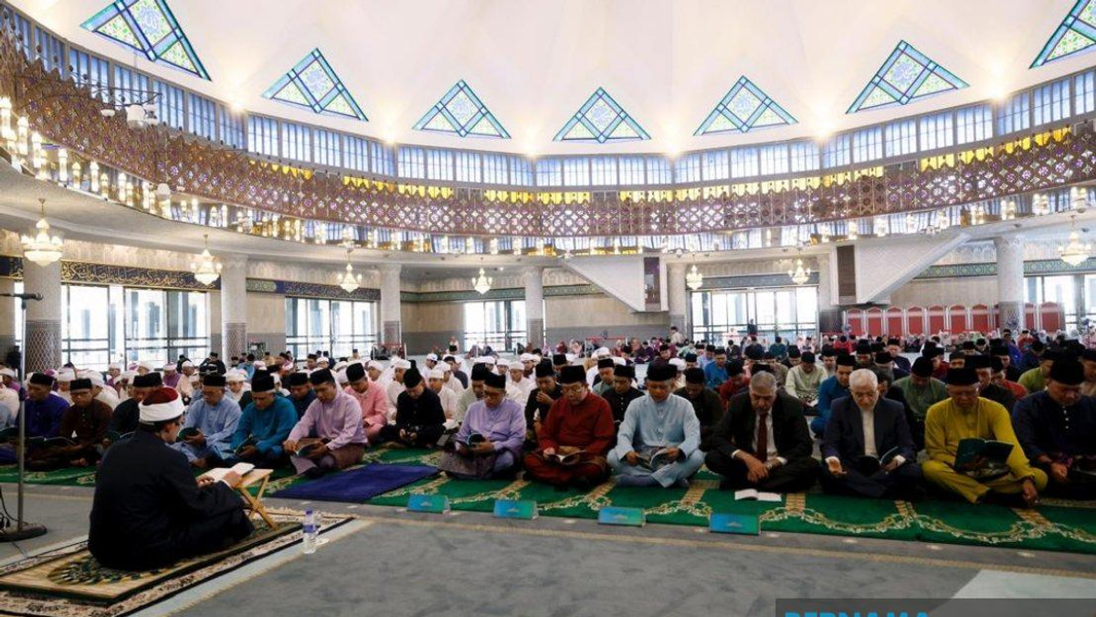 Hundreds Gather for Solemn Tahlil Service Ahead of Warriors' Day Commemoration