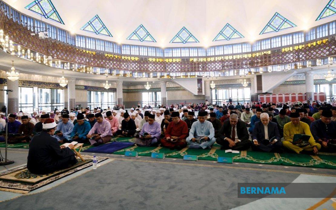 Hundreds Gather for Solemn Tahlil Service Ahead of Warriors' Day Commemoration
