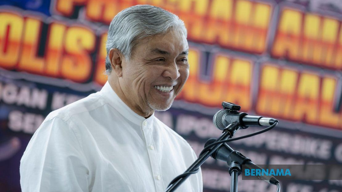 Ahmad Zahid Calls for Malaysian Riders to Respect Host Nations' Laws