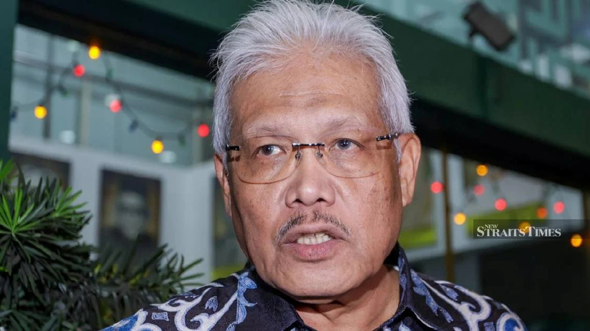 Formal Notice on Hamzah's Opposition Leadership Role to Be Filed Before Parliament Reconvenes