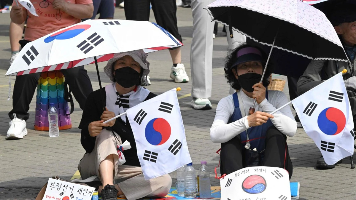 South Korea Parliament Opens Inquiry Into Election Commission Over June Ballot Crisis
