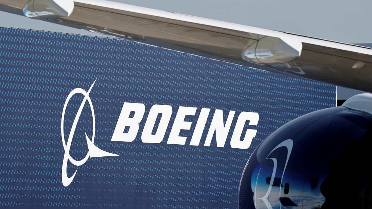 Boeing Wins FAA Certification for 737-7, Clearing Path to Commercial Operations