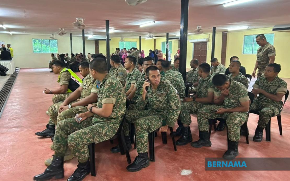 Saifuddin, Khaled Call on Early Voters to Embrace Democratic Responsibility in Johor Election