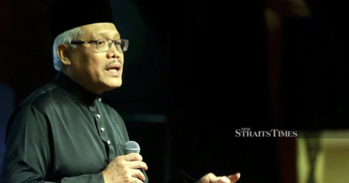 Hamzah questions Azam Baki's appointment as National Financial Crime Centre advisor