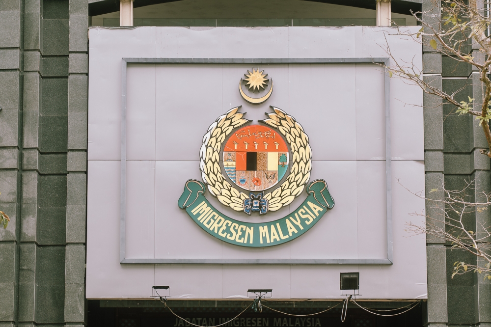 Immigration Department Dismantles Passport Forgery Ring in Kuala Lumpur, Arrests Three Indonesians