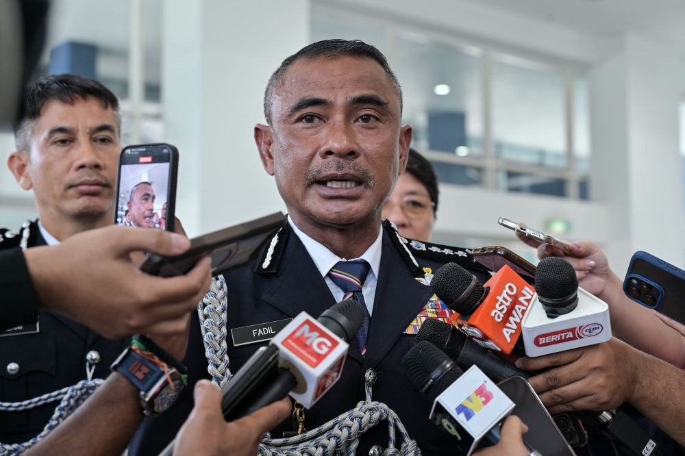Five Chinese Nationals Held in Connection with Kuala Lumpur House Burglaries