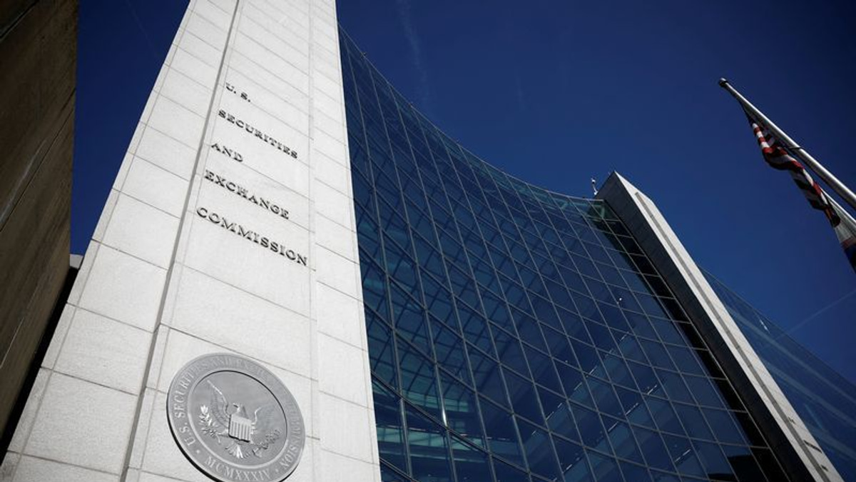 Former BofA banker charged with tipping $18.5 million insider trading scheme