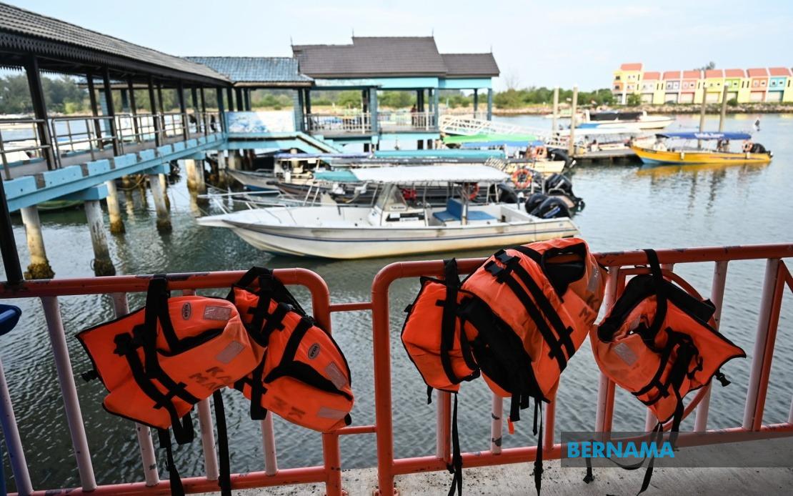 Life Jackets Must Be Worn At All Times, Terengganu Official Urges After Boat Tragedy