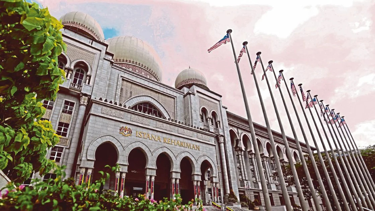 High-Profile Legal Battles Unfold: Isa Samad Conviction Review, Ex-Army Chief's Money Laundering Case Set for Court Hearing