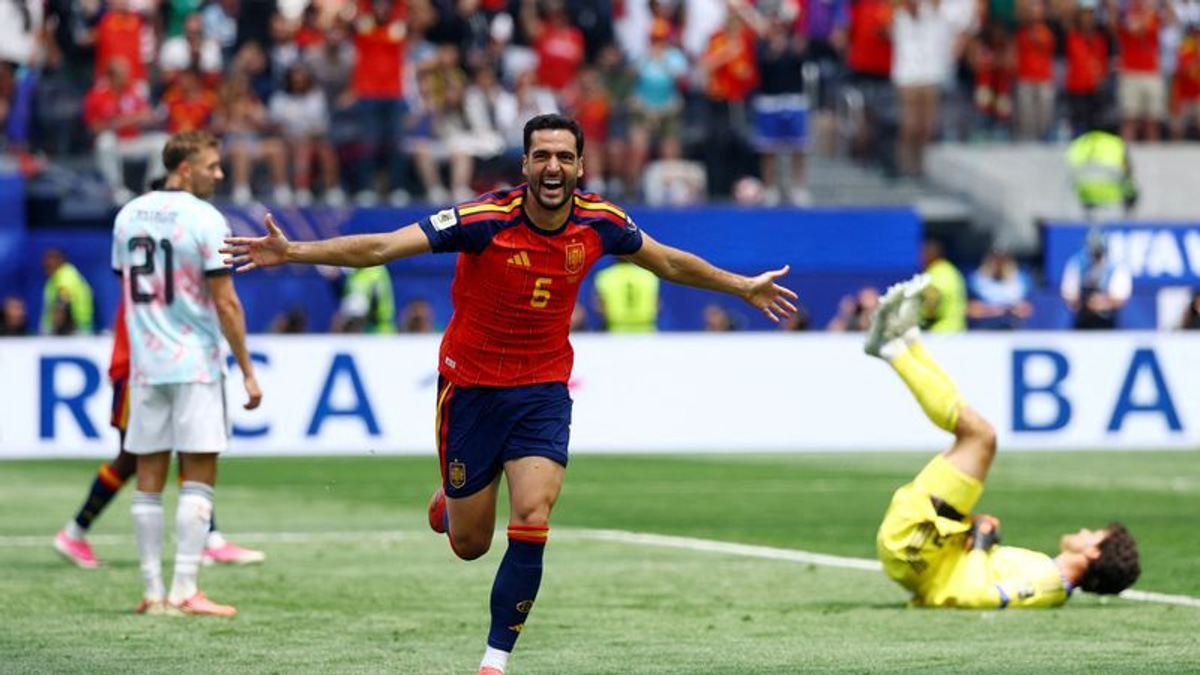 Merino's Late Magic Sends Spain Past Injury-Ravaged Belgium into World Cup Semis