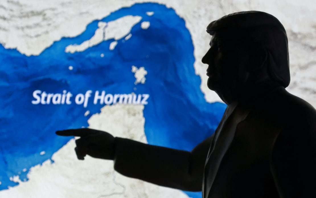 Trump Threatens Strikes on Iranian Infrastructure for Every Hormuz Attack