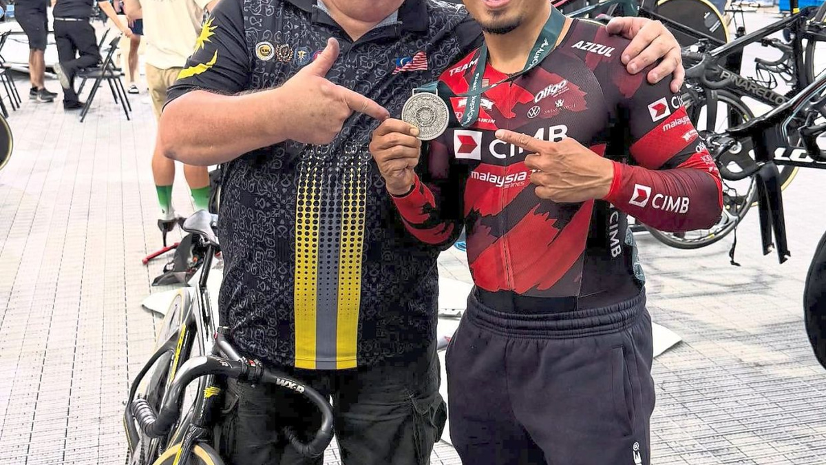 Azizul Prepared for Backlash Over Support for Beasley