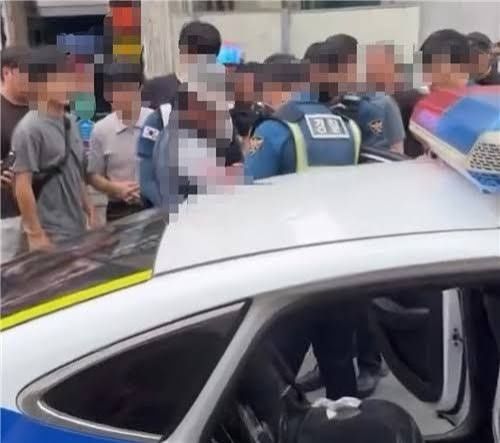 South Korean man in his 80s sought for arrest over knife attack at beauty salon