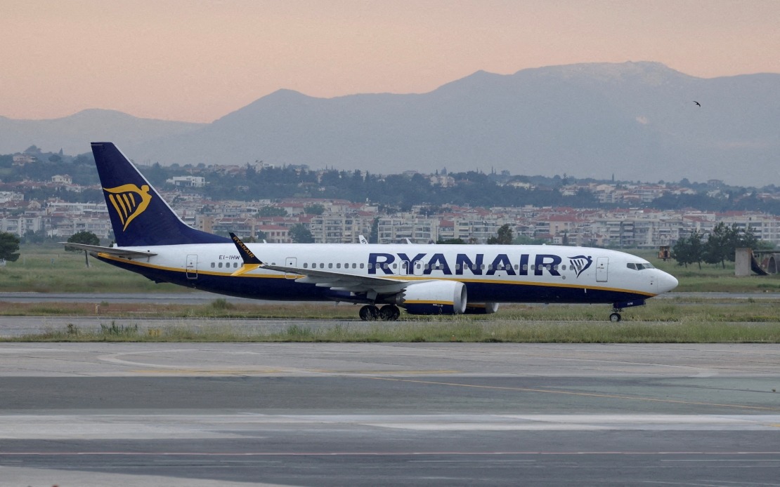 Rapid Decompression Incident Forces Ryanair Flight to Emergency Return in Greece