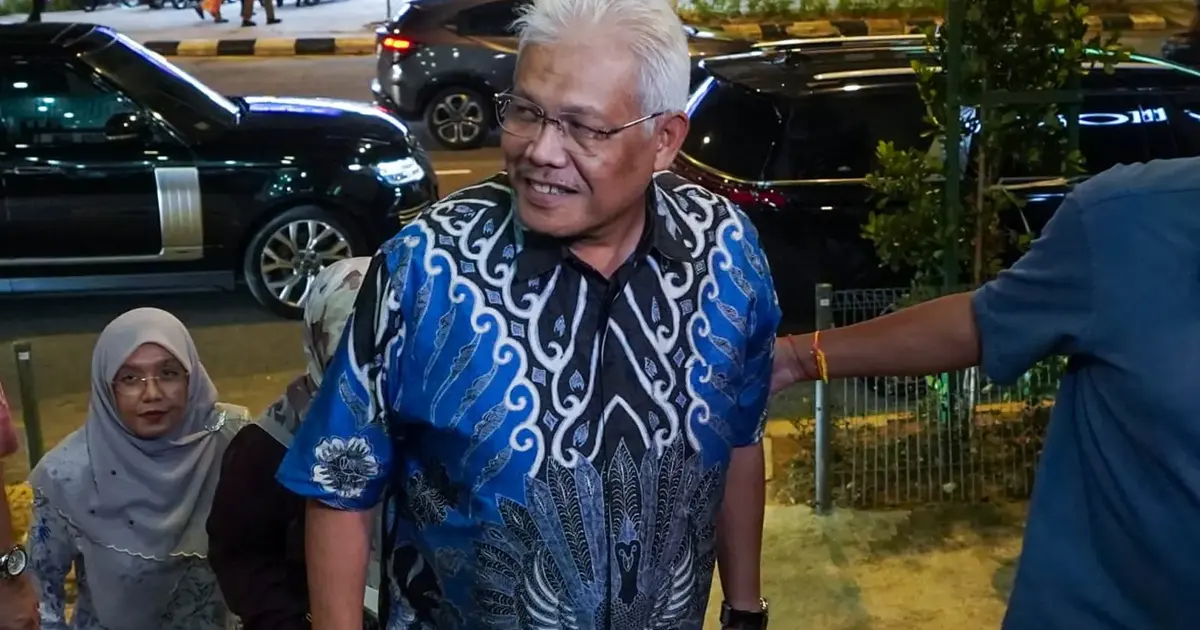 Umno's Hamzah Seen at PAS Headquarters as Coalition Politics Intensify