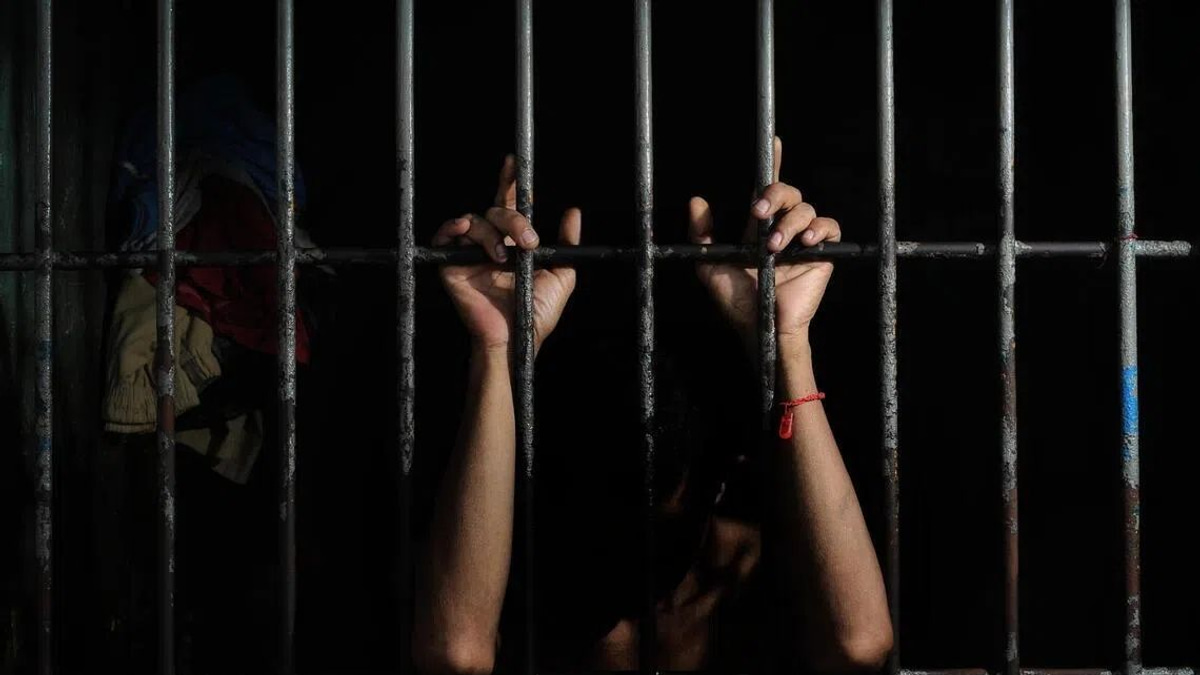 Japanese Mother Sues State After Teenage Daughter Dies Following 'Hostage Justice' Detention