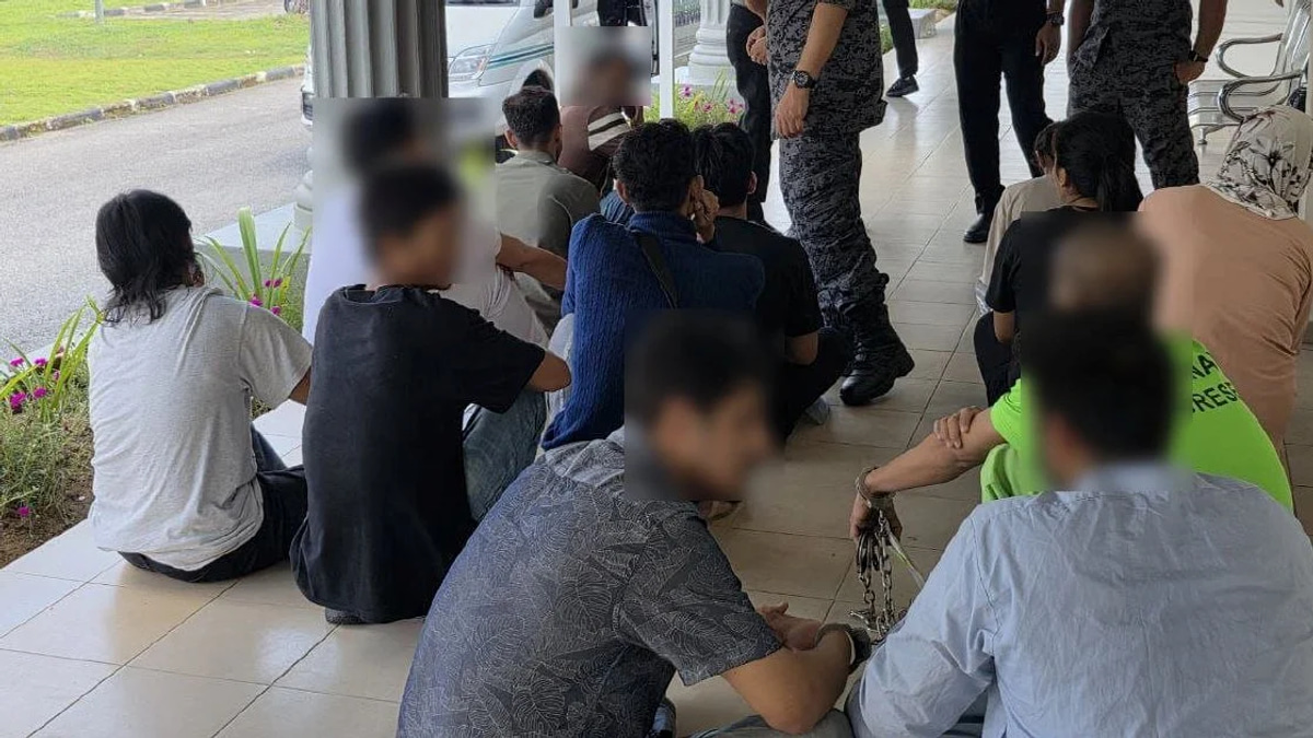 Kelantan Court Charges 12 Undocumented Migrants Over Illegal Entry and Overstay Offences