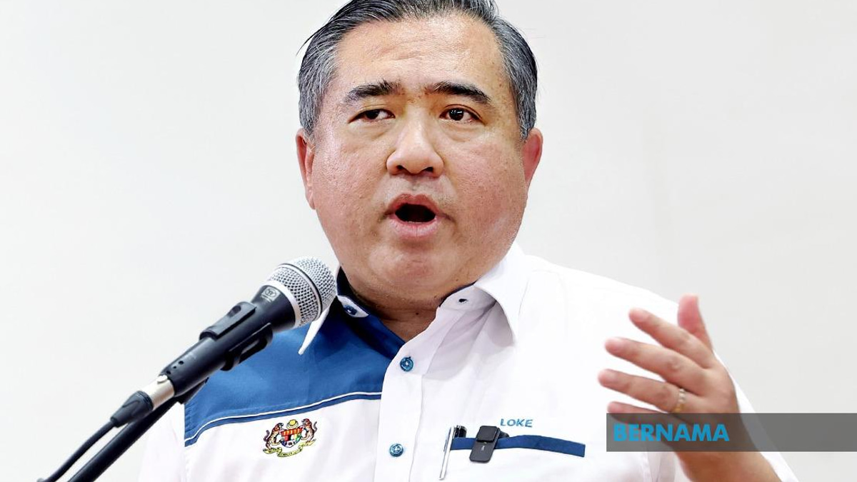 JPJ to Issue Summonses for Helmet Violations During Johor Election Campaign, Says Loke