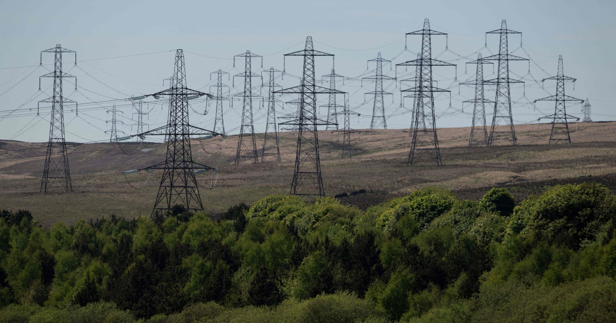 Britain's New PM Andy Burnham to Cut Electricity Taxes in Cost-of-Living Push
