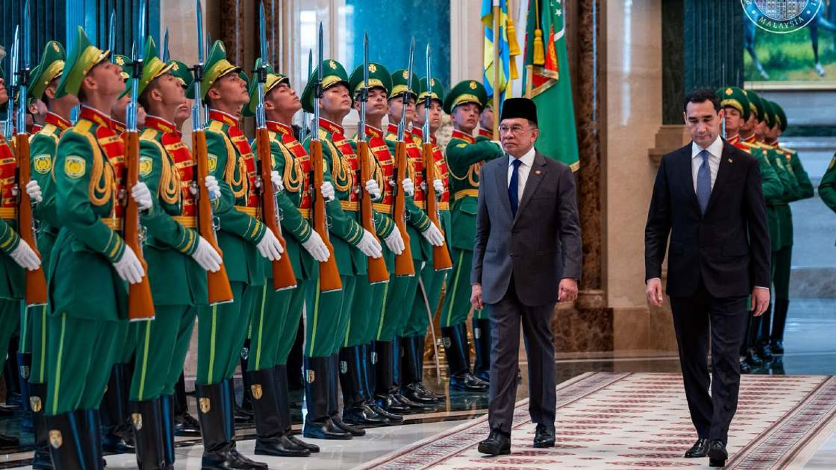 Anwar Ibrahim Receives Official Welcome in Turkmenistan on Historic Central Asia Visit