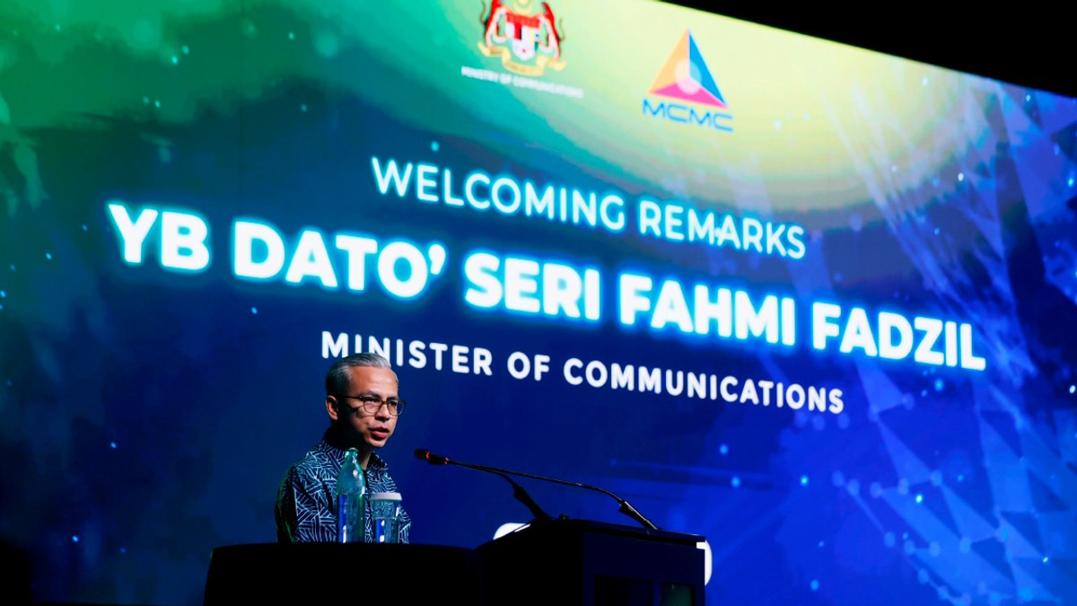 Fahmi Brushes Off Cabinet Discord Rumours Following Election Campaign Spat