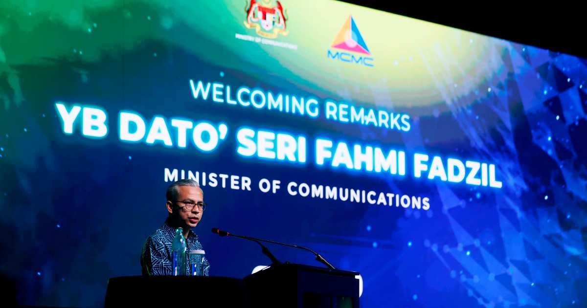 Fahmi Brushes Off Cabinet Discord Rumours Following Election Campaign Spat