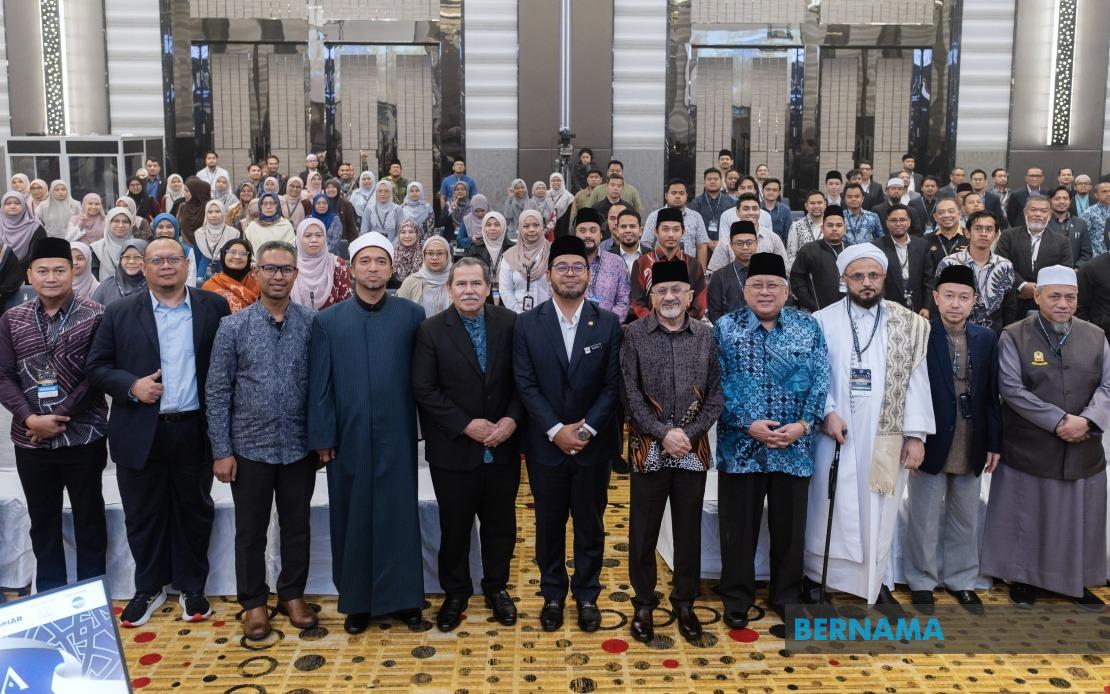 Islamic Social Finance Can Be Strategic Weapon Against Poverty, Says Zulkifli