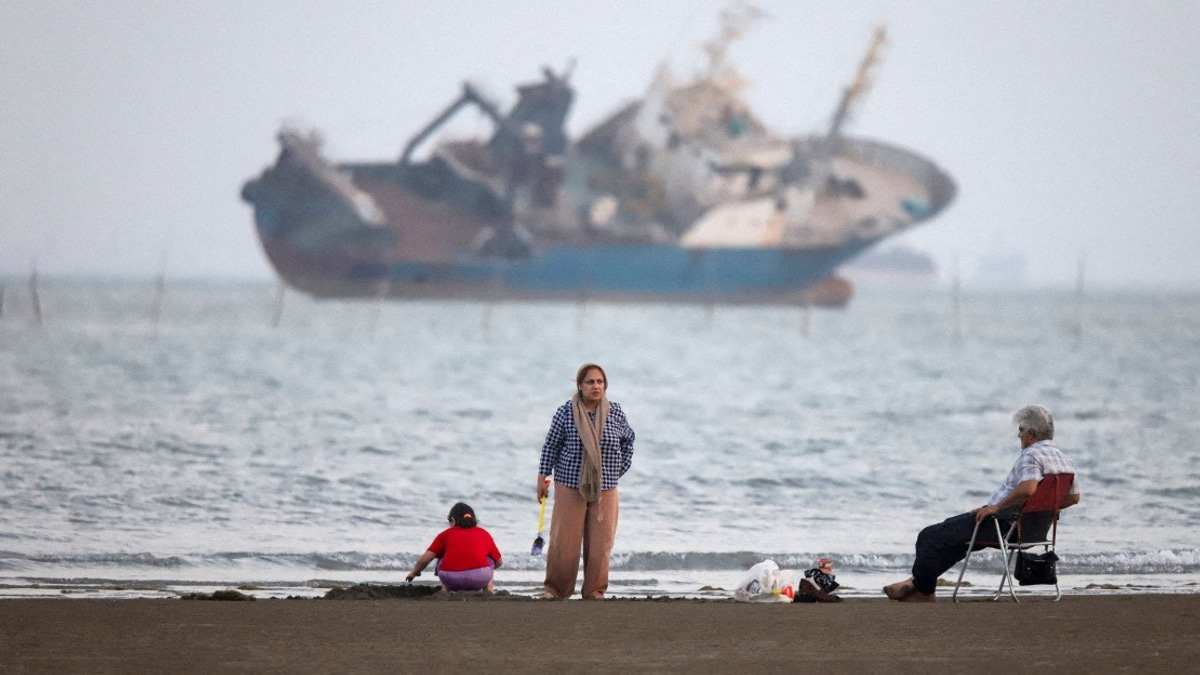 US Warns Citizens to Leave West Asia as Iran Tensions Escalate