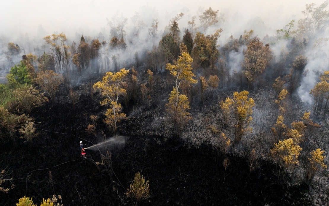 Indonesia Shuts Singkawang Airport as Kalimantan Haze Crisis Deepens