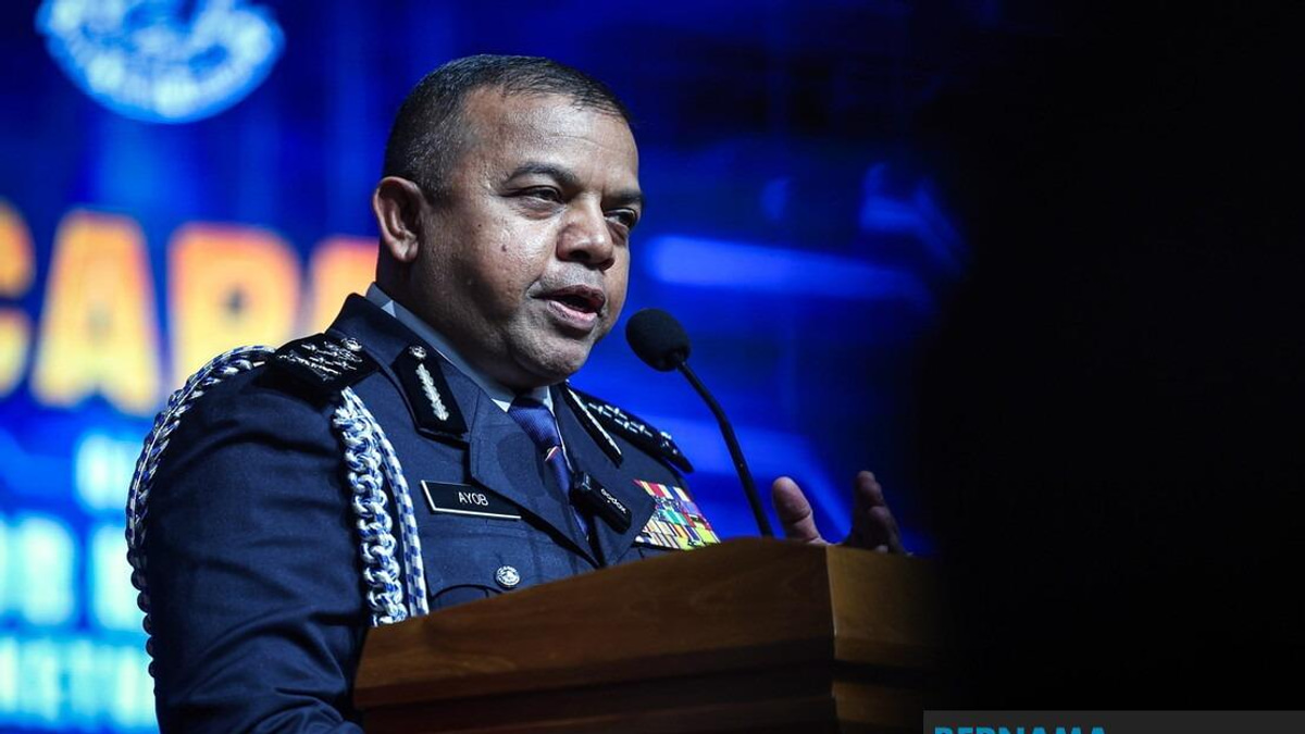 Uphold Integrity and Dignity, Ayob Khan Tells Police Force in Farewell