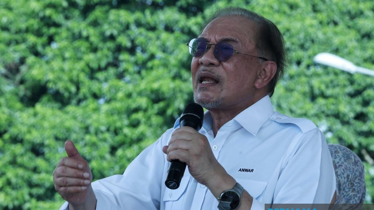 Government Pushing Ahead With Civil Service Housing Plan, Says Anwar