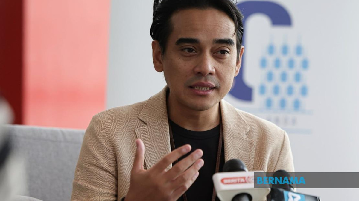 Journalists Must Adopt AI Skills to Survive Industry Disruption, Says Broadcasting Chief
