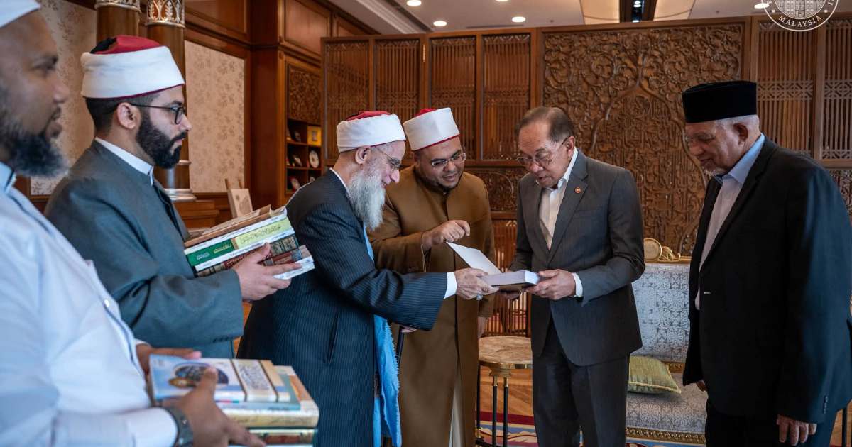 Anwar Welcomes Prominent Egyptian Scholar Sheikh Dr Mustafa An-Nadwi