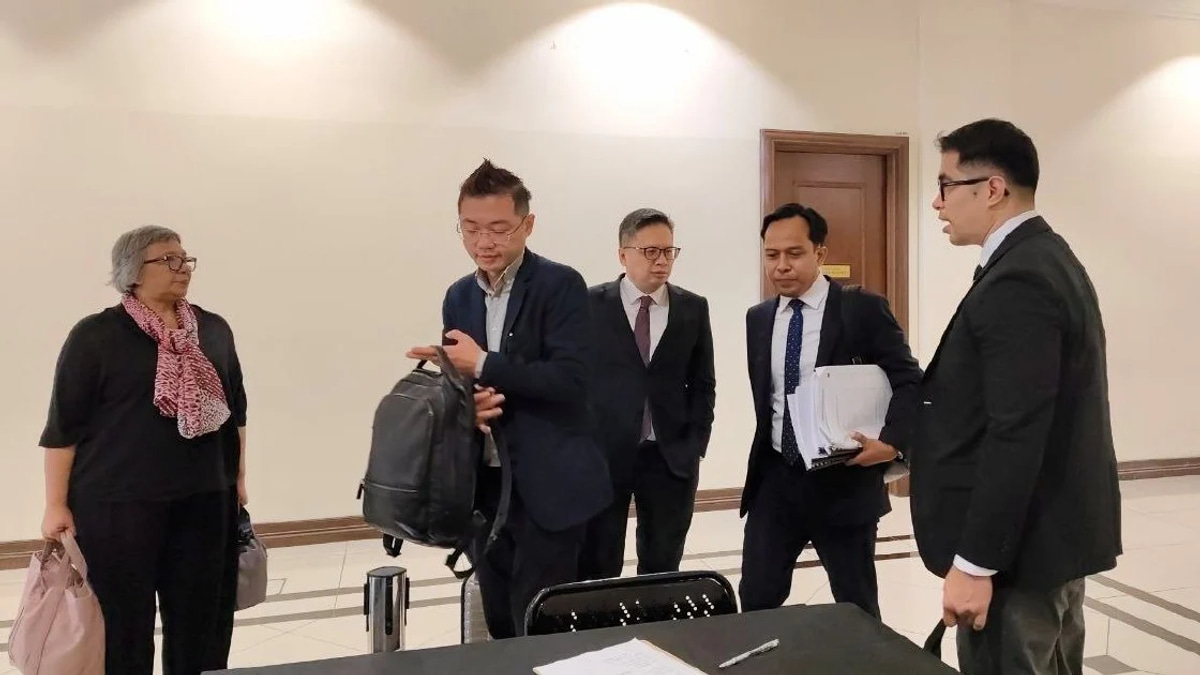 Court Hears Writings Show No Rift Between Zara Qairina Mahathir and Her Mother