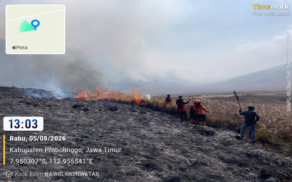 Indonesia Mobilises Helicopters As Mount Bromo Wildfire Engulfs 60 Hectares